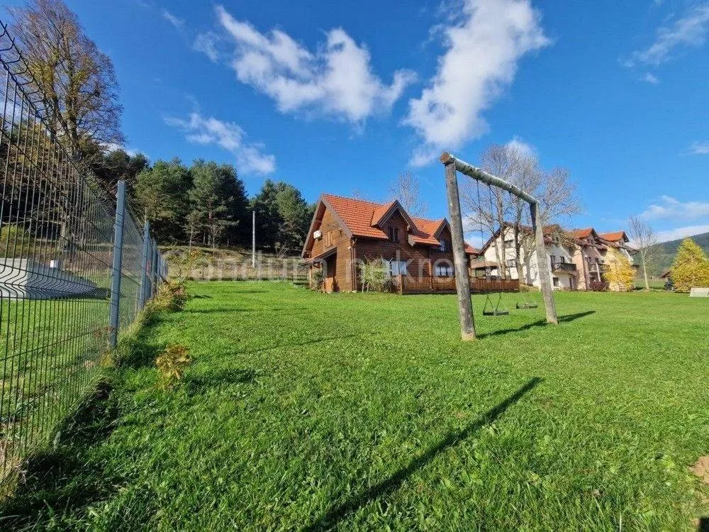 Jardin - Commercial-Residential Complex with Pool in Donji Babin Potok