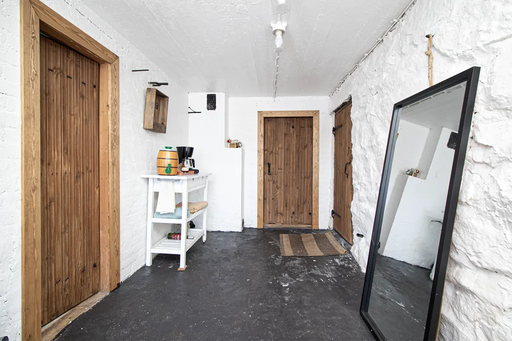 Entrée - Rustic Timber House with Farmyard in Lastukoski