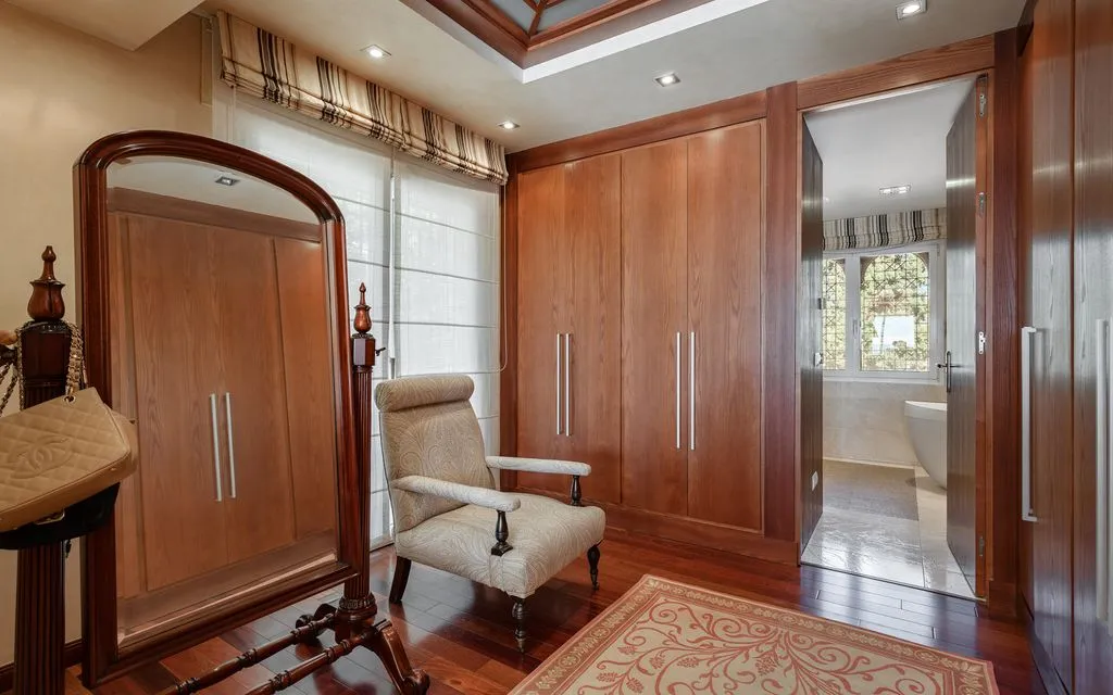 Pièces - Beachfront Villa with Pool in Estepona