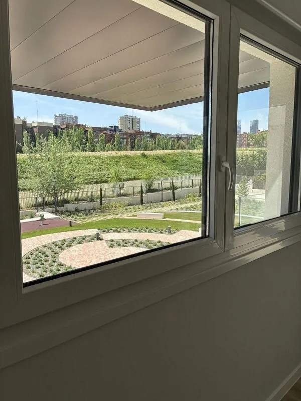 Balcon - Luxury Flat with Pool in Sanchinarro