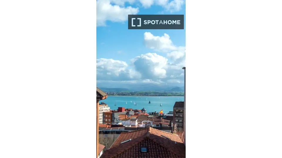 2-Bedroom Apartment with Terrace in Santander