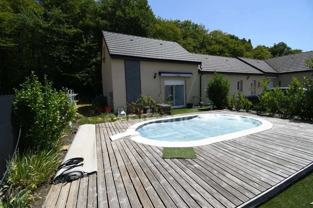 Pool - Contemporary House with Pool in URZY