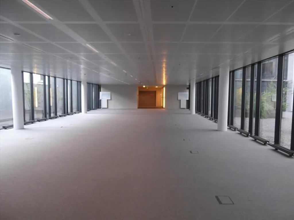 Bureau - Kantoor Rénové avec Vue sur le Warandepark à Bruxelles