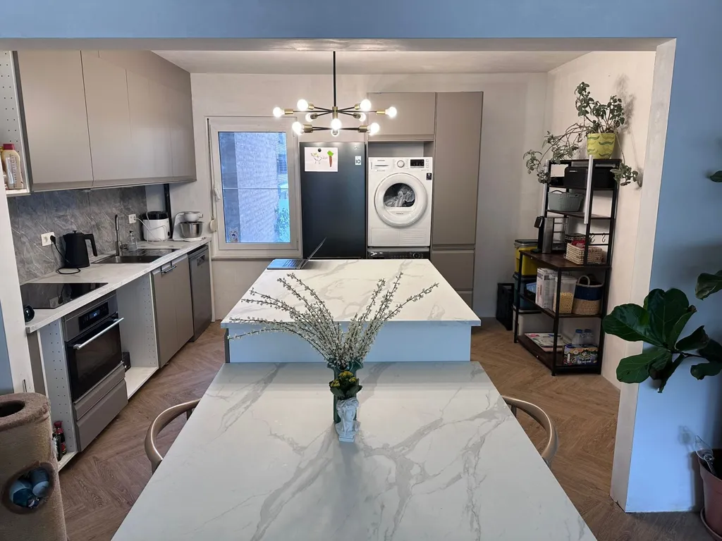 Köök - Renovated 3-Bedroom Apartment with South Terraces in Urban Area