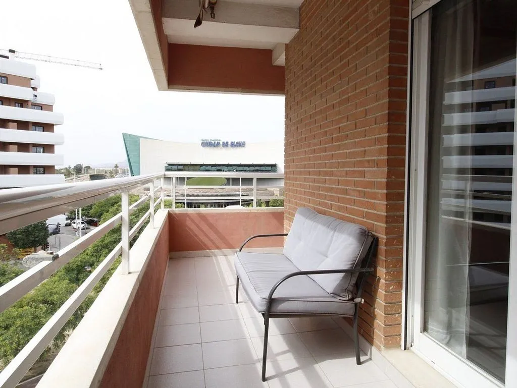 Rõdu - Spacious Apartment with Balcony in Corte Ingles