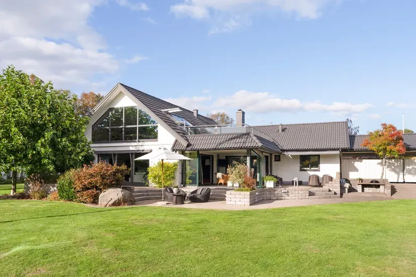 Exterior - Generous Villa with Sea View in Ringenäs
