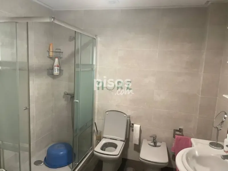 Salles de bain - Maison 4 chambres à ES