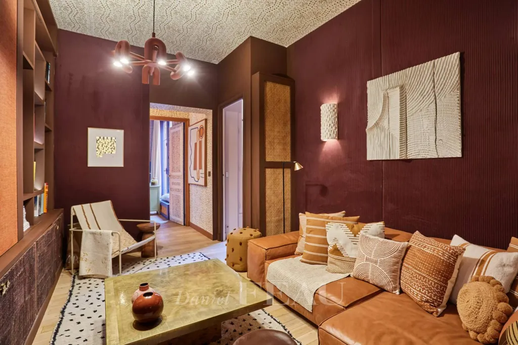 Living Room - Luxury Flat with Balcony in Paris