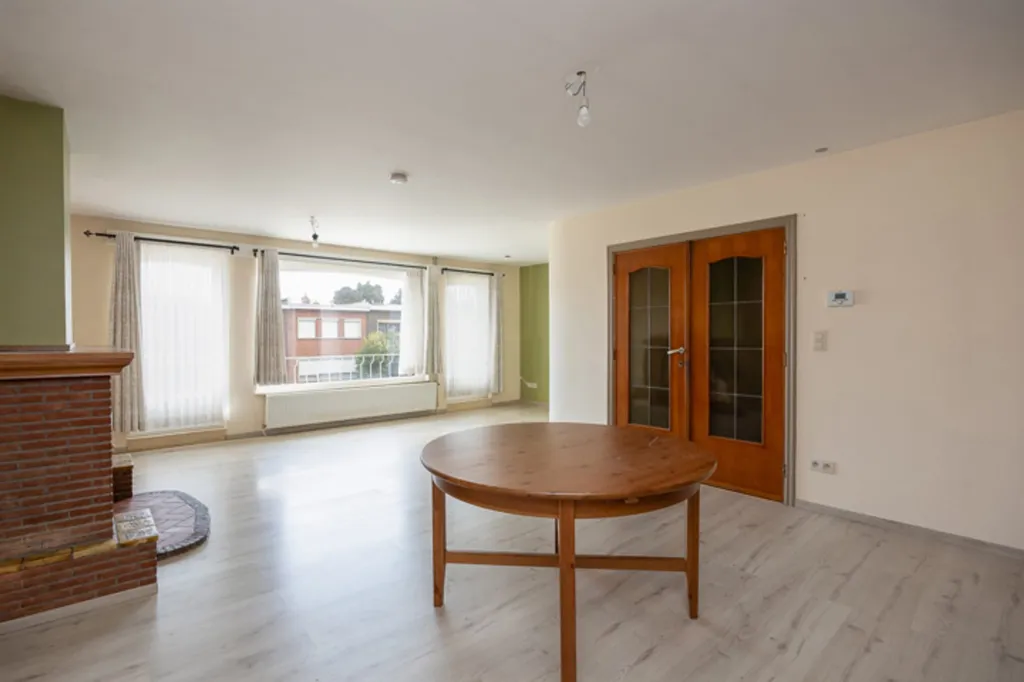 2 magamistoaga maja asukohas Antwerpen