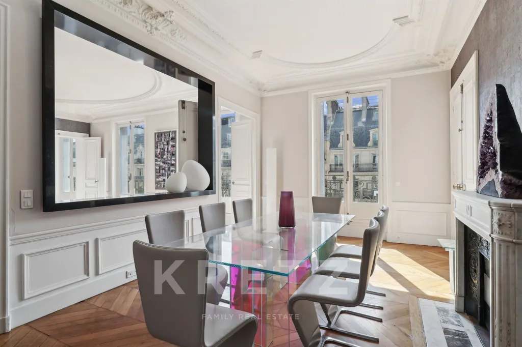 Söögituba - Family and Reception Apartment with Balcony on Opera Avenue