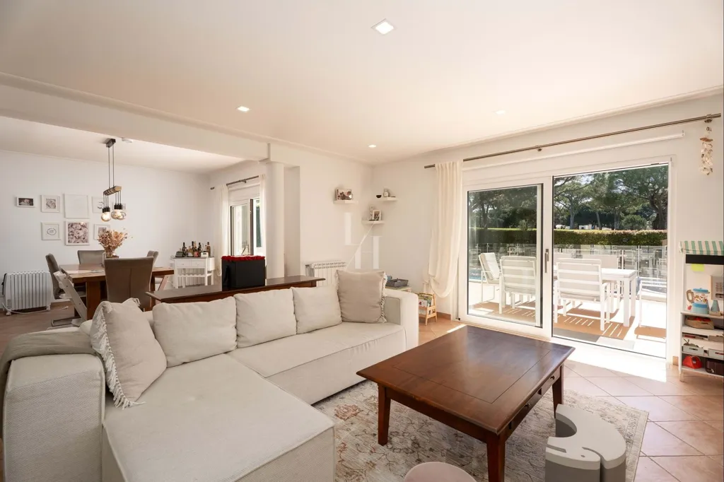 Elutuba - 3+1 Bedroom House with Pool in Vilamoura