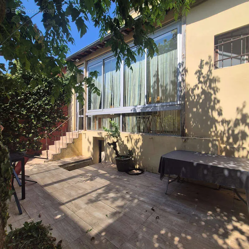 Terrace - Bordeaux-Style House with Pool in Bègles