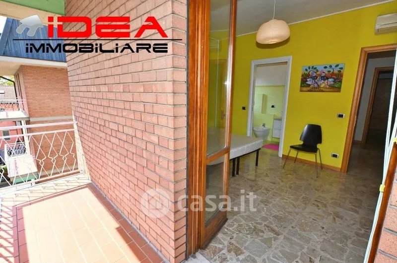 Balcon - Apartment with Balcony in Modena