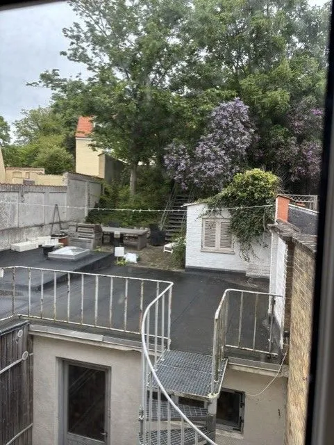 Aed - Bright Apartment with Garden Access in Town Centre