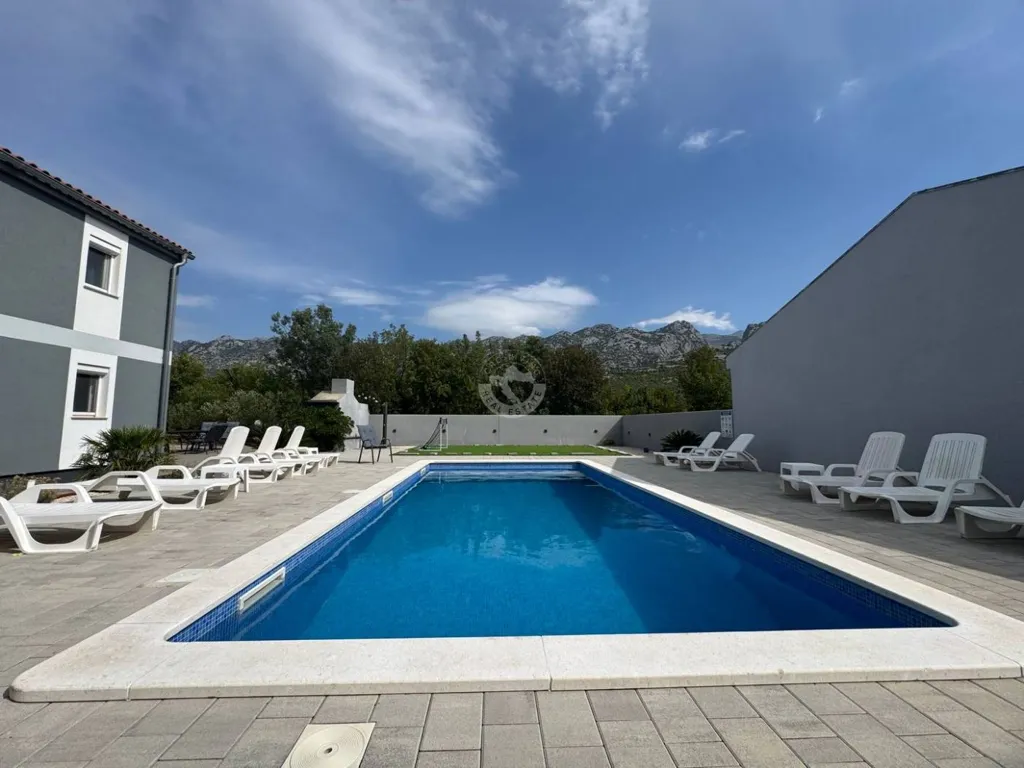 Piscina - Family House with Pool in Starigrad