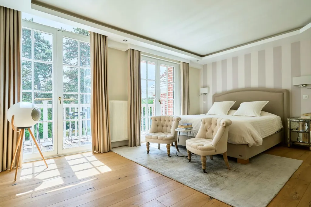 Bedrooms - Luxury House with Private Pool in Mouvaux