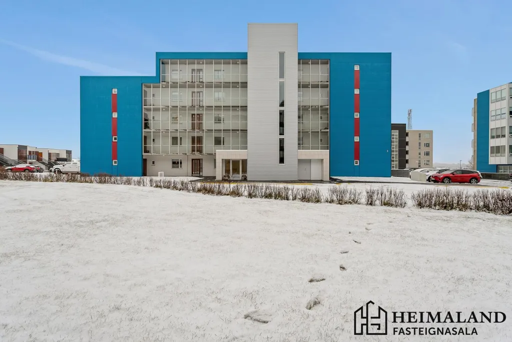 Esterno - Spacious 3-Bedroom Apartment with Elevator in Selfoss