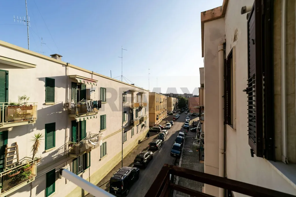Balcon - Bright 3-Bedroom Apartment in Bari Centre