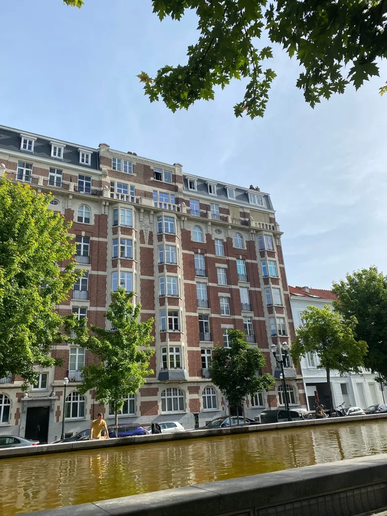 Charming 2-Bedroom Apartment with Terrace in Brussels