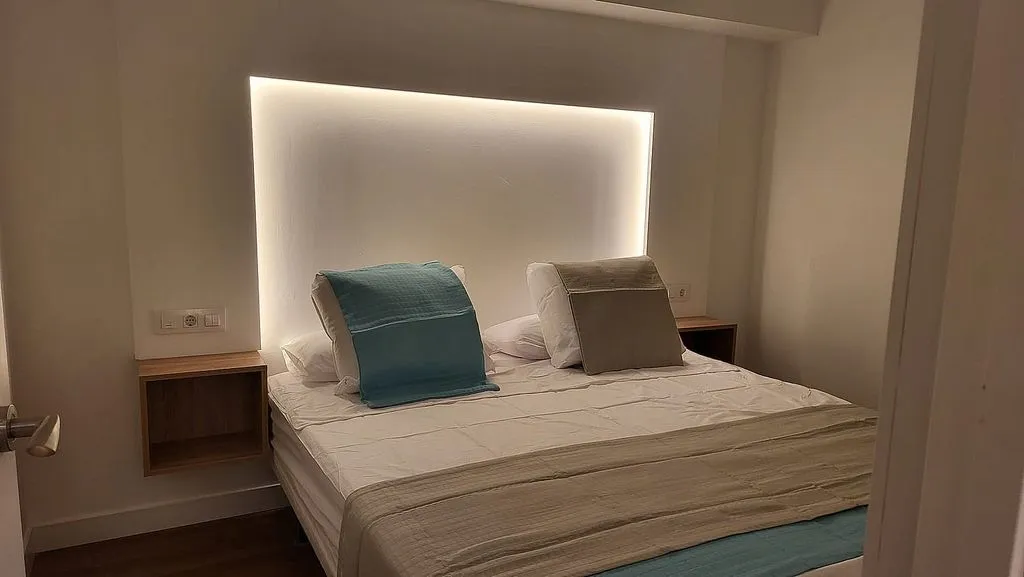Chambres - 1-Bedroom Flat with Terrace in City Centre