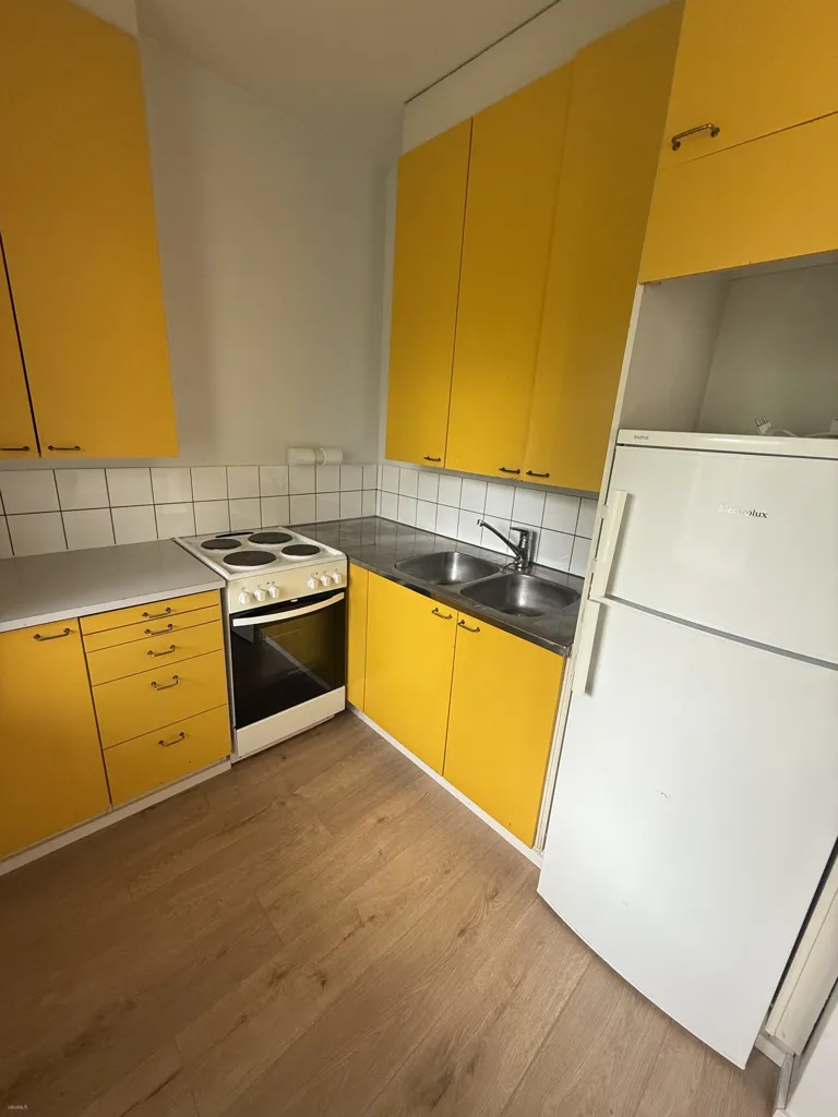 Köök - Modern Studio with Balcony in Lahti