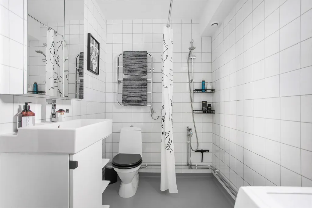Vannitoad - Apartment with South-Facing Balcony in Tyresö