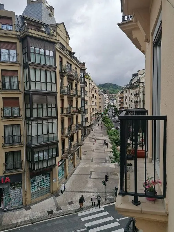 Balcon - Apartment with Balcony in San Sebastián