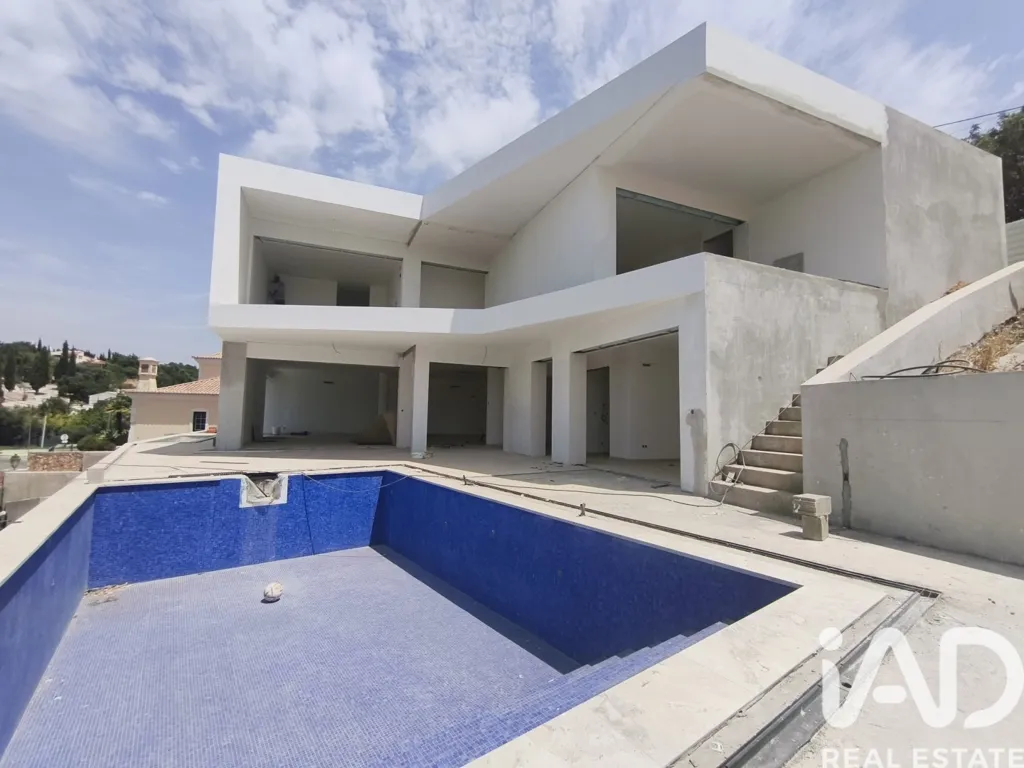 Piscine - Contemporary Villa with Pool in Almancil