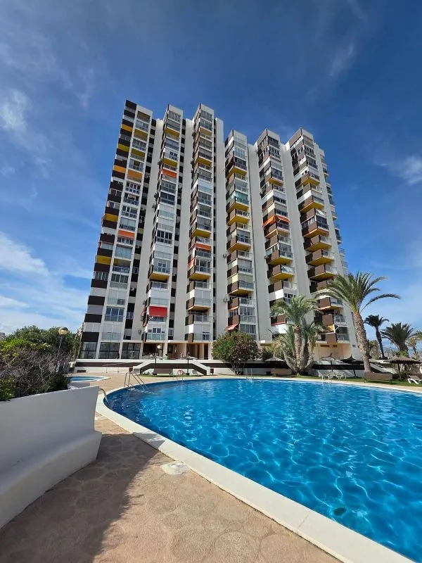 Pool - Luxury Seafront Apartment in Alicante
