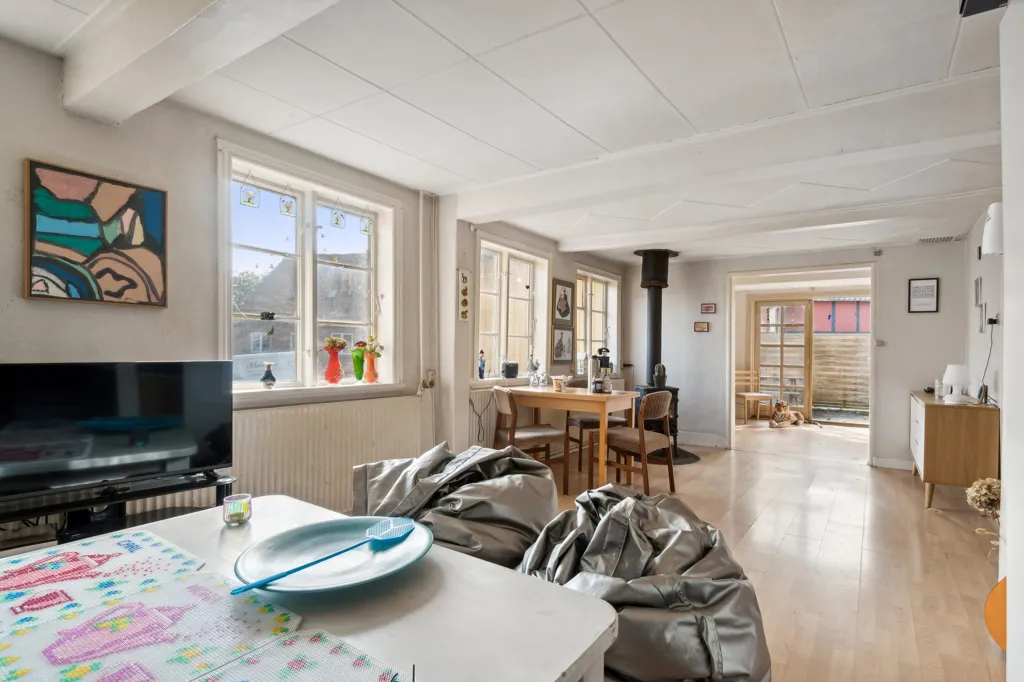 Dining Room - Charming Villa with Central Location in Aakirkeby