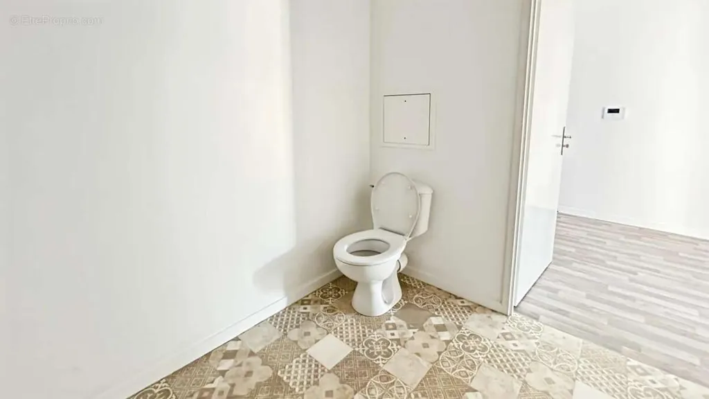 Vannitoad - Modern Two-Bedroom Flat in Eco-Quarter, Melun