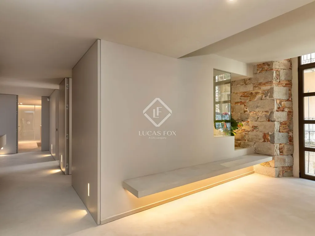 Entrée - Penthouse in Renovated Palace, Girona