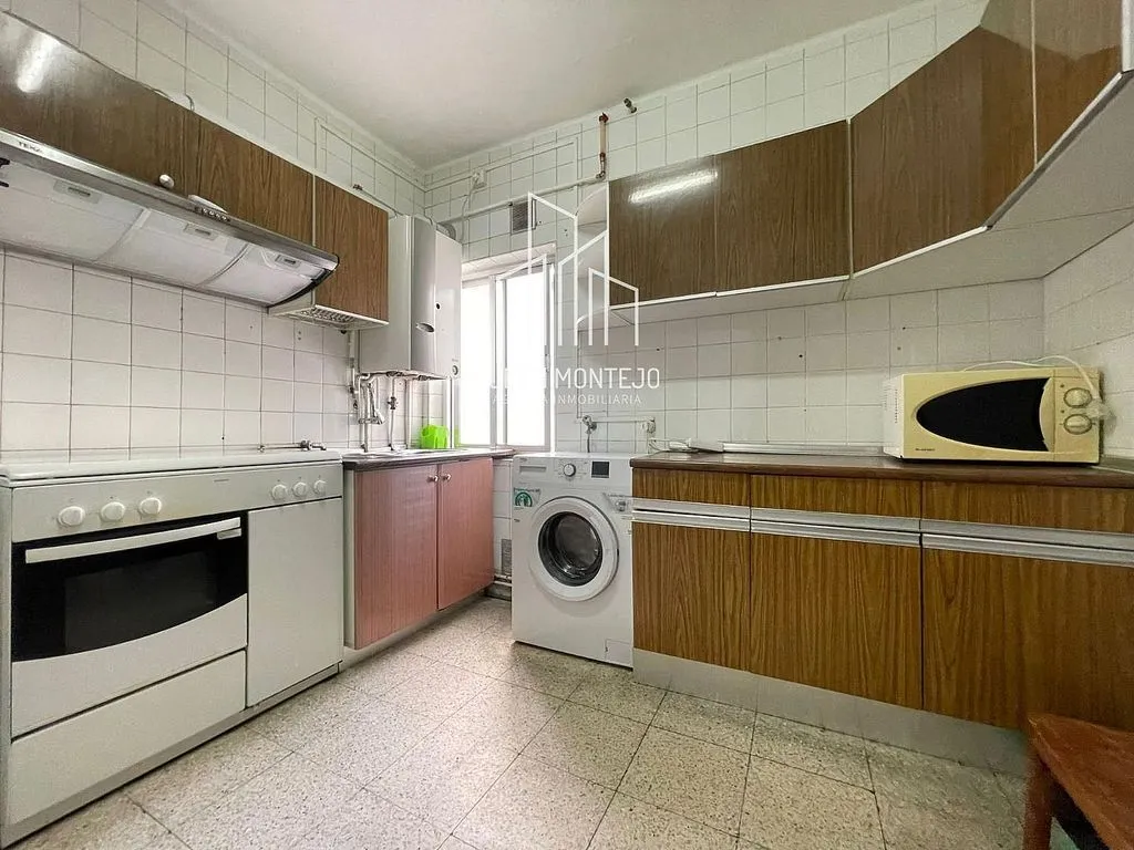Kitchen - Student Flat with Terrace in Carmelitas, Salamanca
