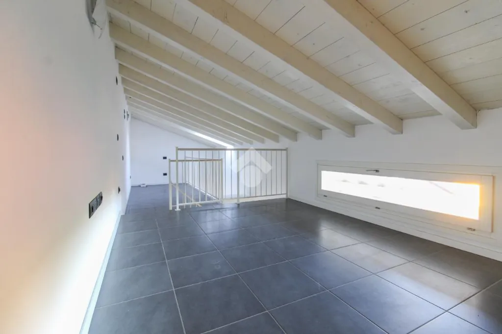 Toad - Trilocale with Private Balcony in Roè Volciano