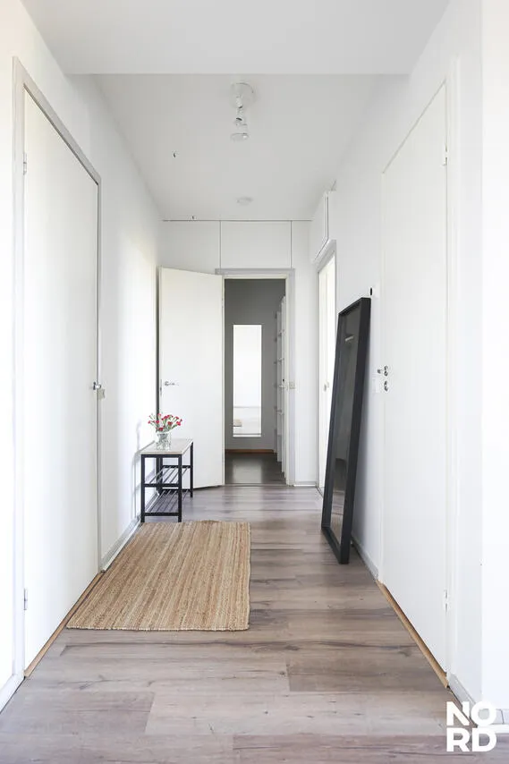 Esik - Modern Flat with Balcony in Myyrmäki