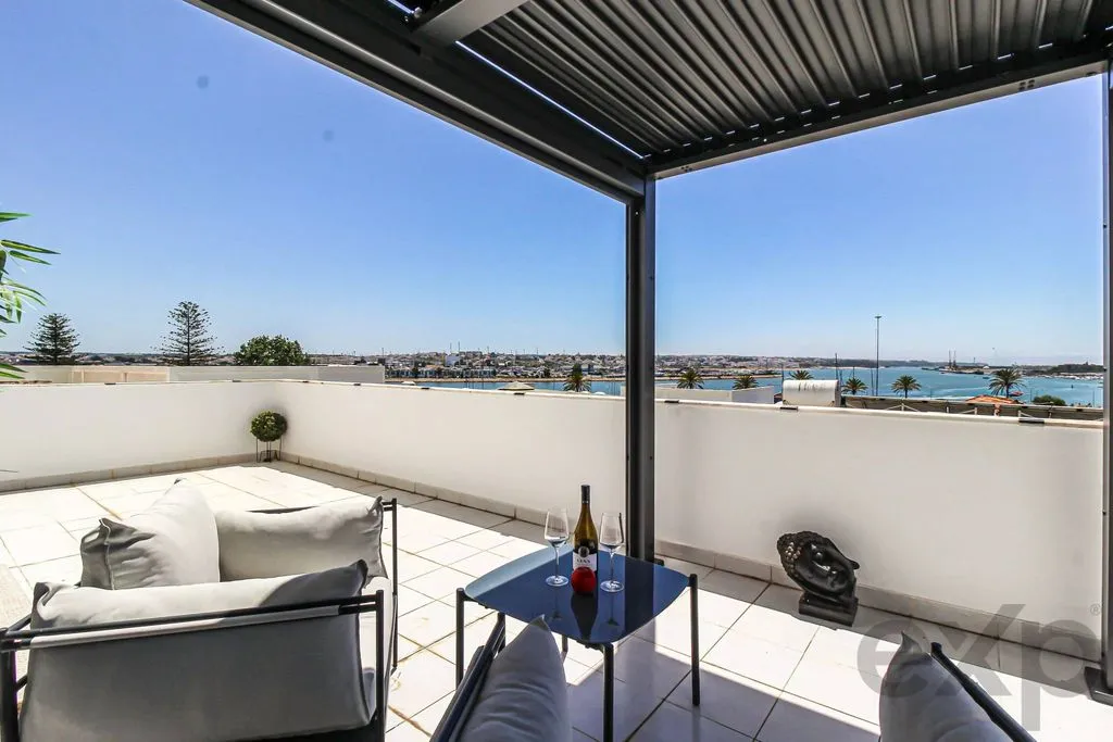 Terrasse - Luxury Penthouse with Panoramic Views in Portimão