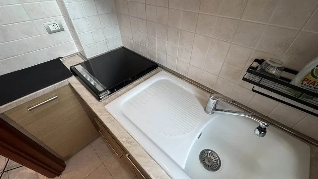 Cuisine - 2-Bedroom Apartment with Balcony in Milan