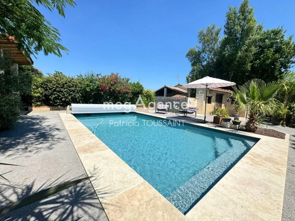 Piscina - Charming House with Pool in Lavernose-Lacasse