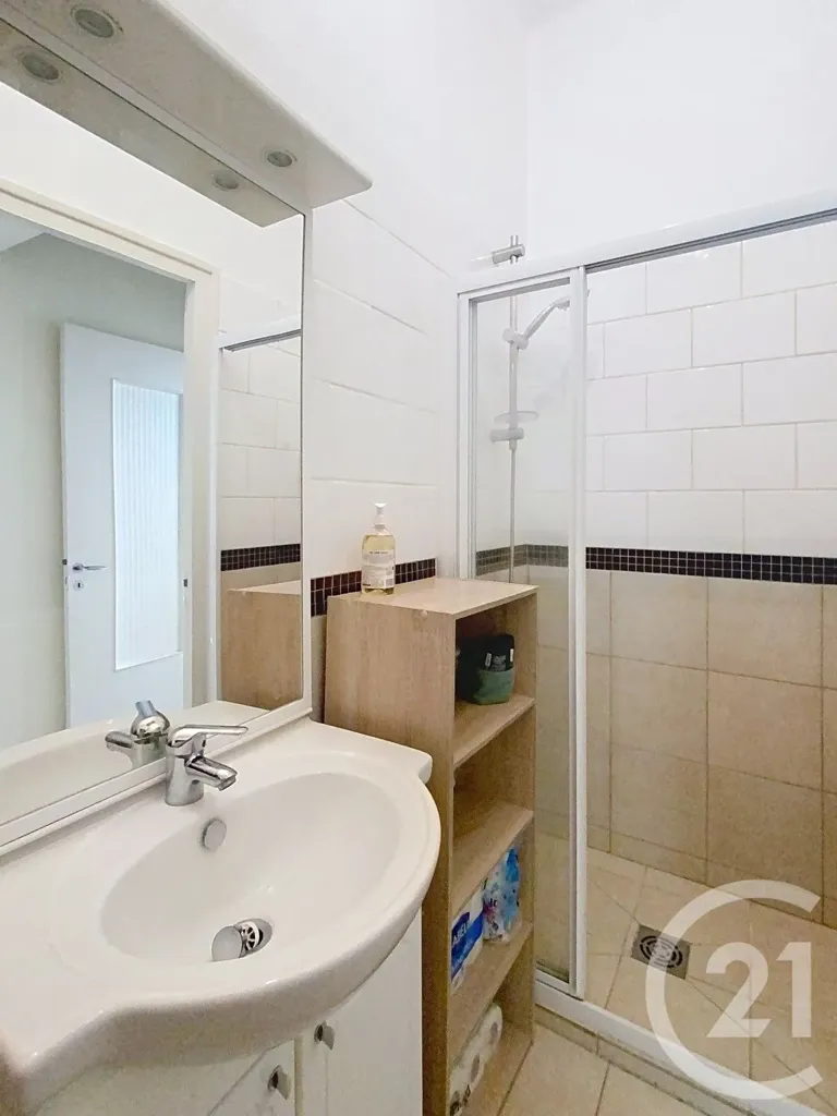 Salles de bain - Appartement T3 avec Hauteur sous Plafond à Saint-Malo