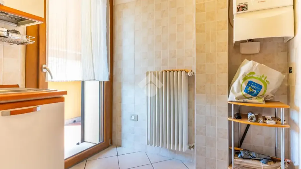 Cuisine - Trilocale with Balcony in Ferrara