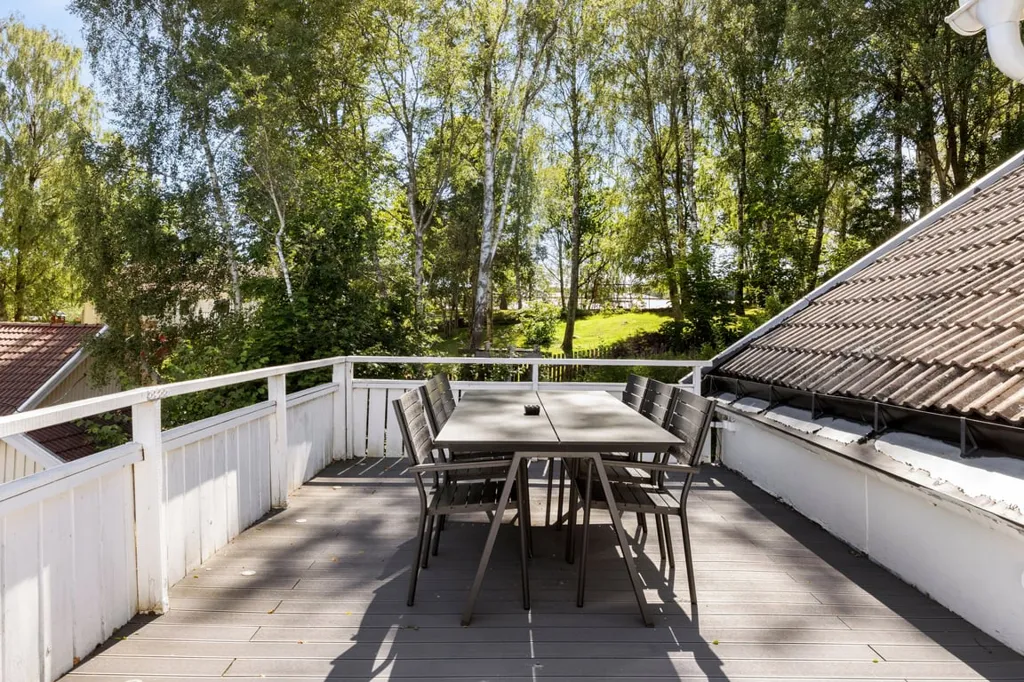 Terrasse - Modernised 1930s Villa with Garden in Central Kungälv