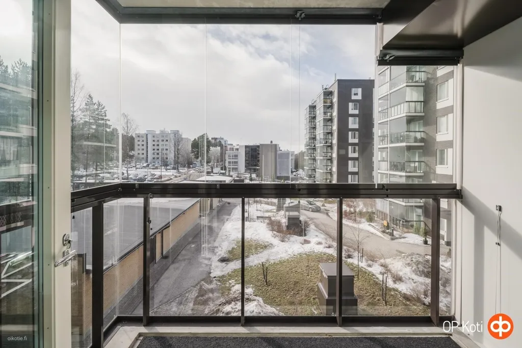 Balcon - Studio Apartment with Glazed Balcony in Espoo