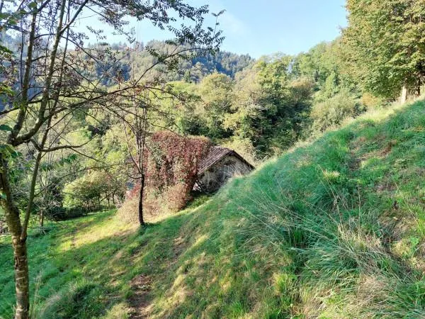 Rustic Casale with Mountain View in Avenone