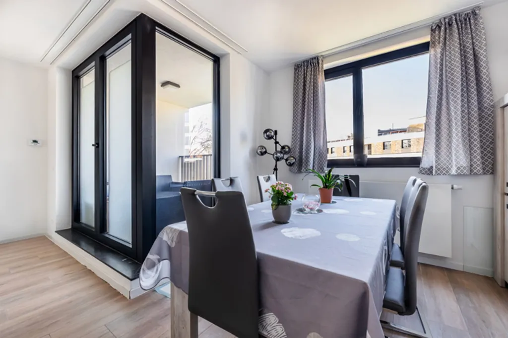 Dining Room - Modern Flat with Balcony in Jambes