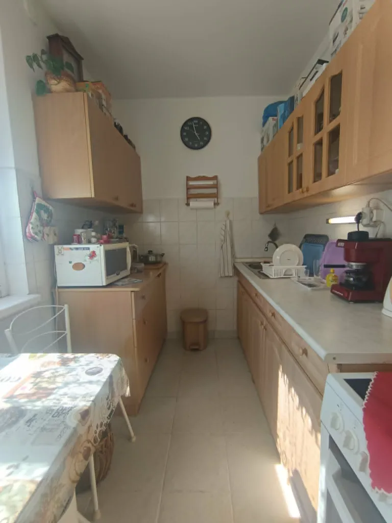 Köök - Three-Bedroom Panel Flat in Oroszlány