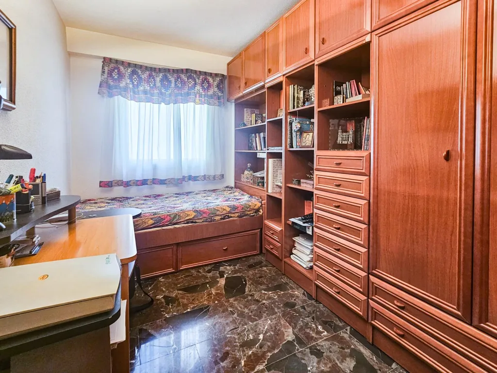Bureau - VPO Flat with Pool in Bulevar, Jaén