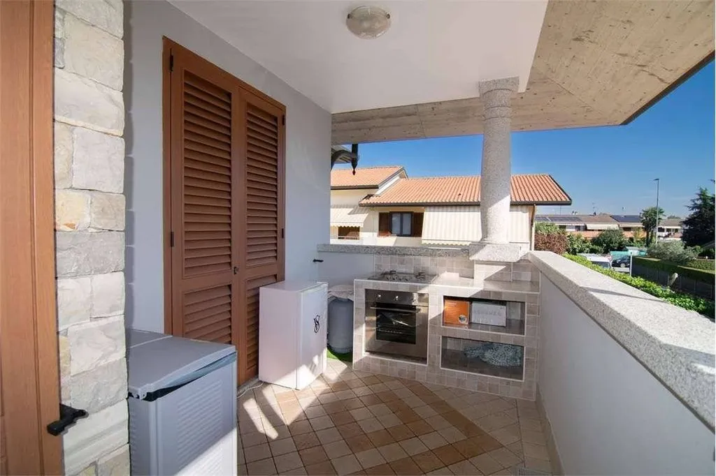 Terrace - Luxury Villa with Private Garden in Boltiere