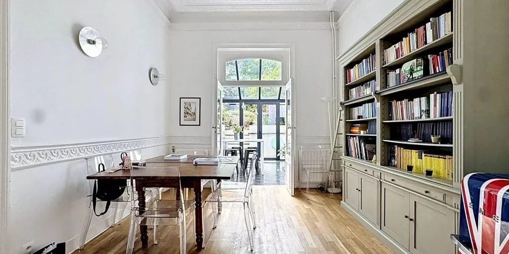 Bureau - Maison Rénovée avec Terrasse à Ukkel