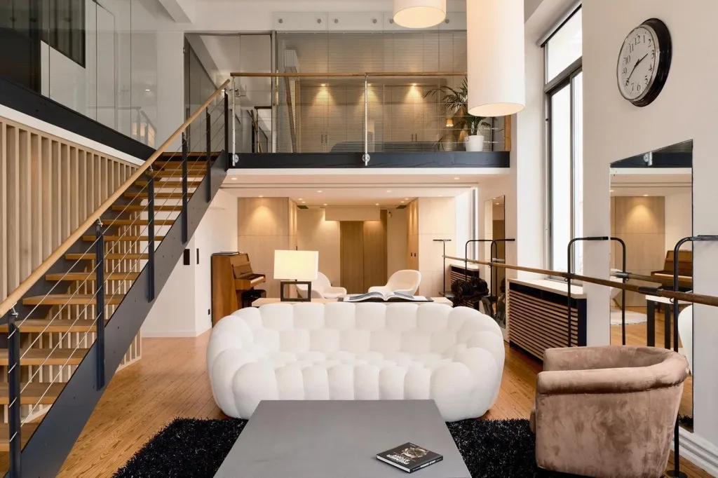 Séjour - Loft Rénové avec Vue sur l'Eau à Cannes Montfleury