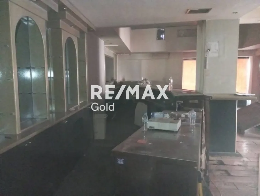 Rooms - Corner Shop with Balcony in Stavroupoli